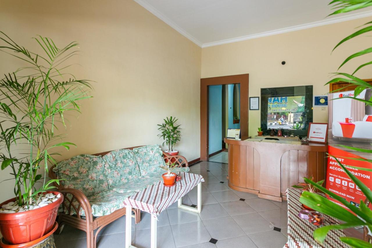 Reddoorz Syariah @ Sakinah Guesthouse Sragen Dış mekan fotoğraf