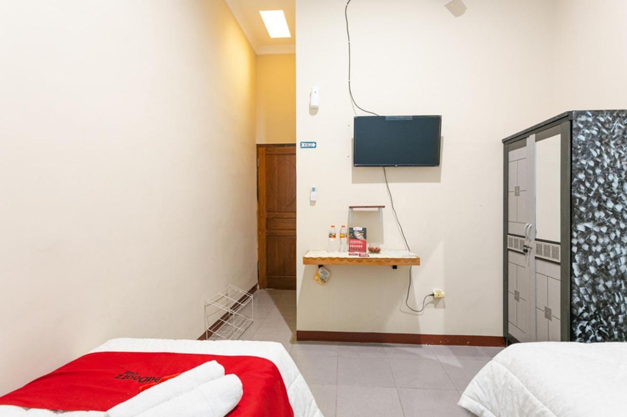 Reddoorz Syariah @ Sakinah Guesthouse Sragen Dış mekan fotoğraf