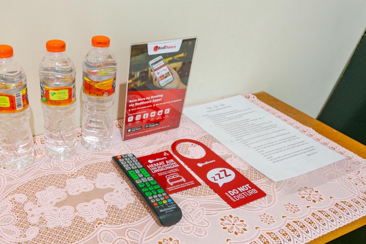 Reddoorz Syariah @ Sakinah Guesthouse Sragen Dış mekan fotoğraf