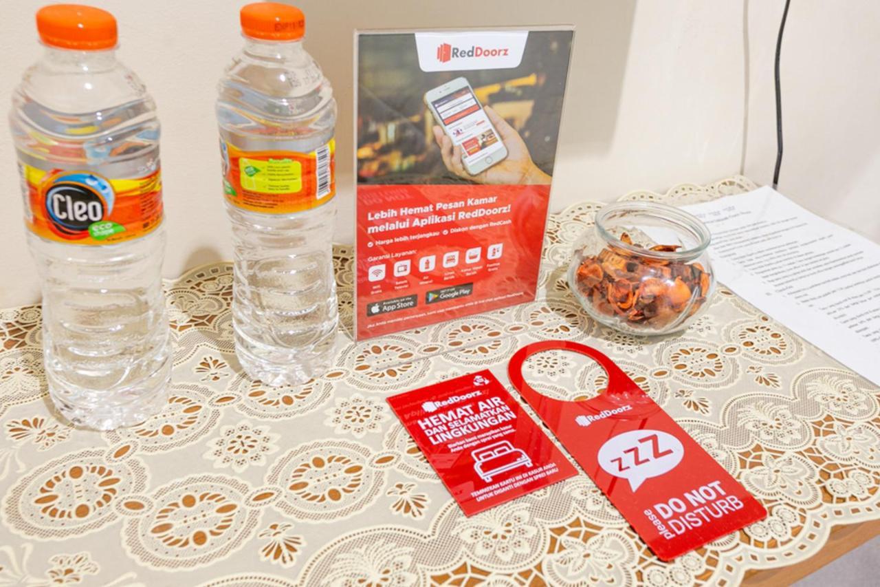 Reddoorz Syariah @ Sakinah Guesthouse Sragen Dış mekan fotoğraf
